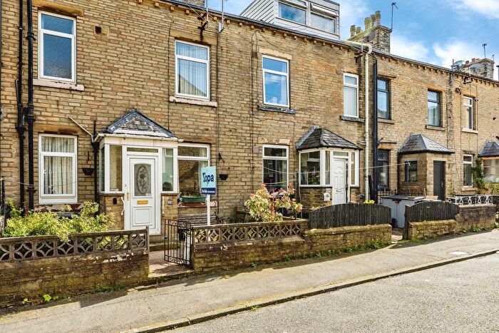 2 Bedroom Terraced House For Sale In Washington Street, Halifax, HX3