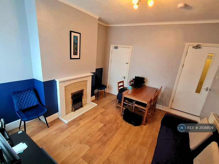 4 Bedroom Terraced House To Rent In City Road, Sheffield, S2