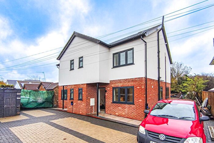 4 Bedroom Semi Detached House For Sale In Sevenoaks Way, Orpington, BR5