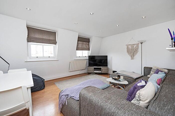 2 Bedroom Flat To Rent In Kingsland Road, Dalston, E8