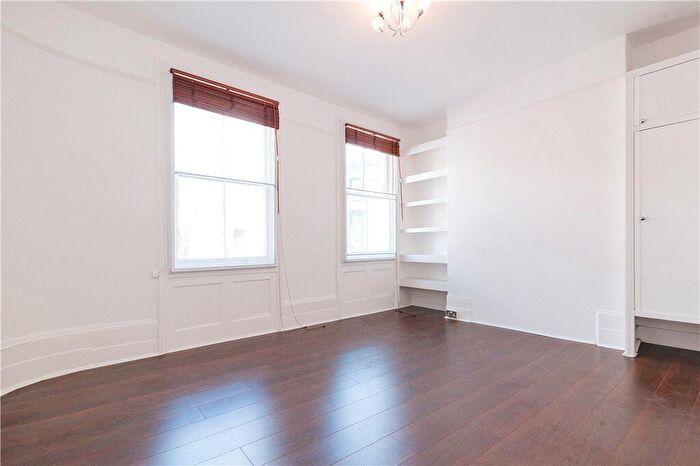Studio To Rent In New North Road, London, N1