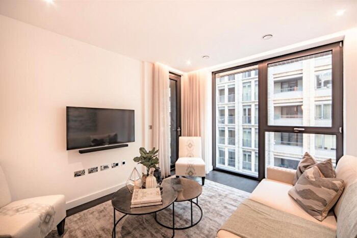 2 Bedroom Flat To Rent In Charles Clowes Walk London, SW11