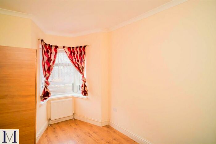 2 Bedroom Flat To Rent In Vincent Road, Hounslow TW4