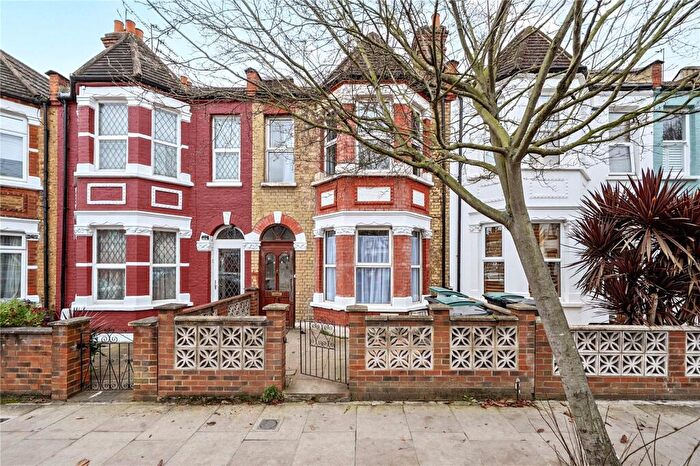 1 Bedroom Flat To Rent In Chesterfield Gardens, Harringay, London, N4