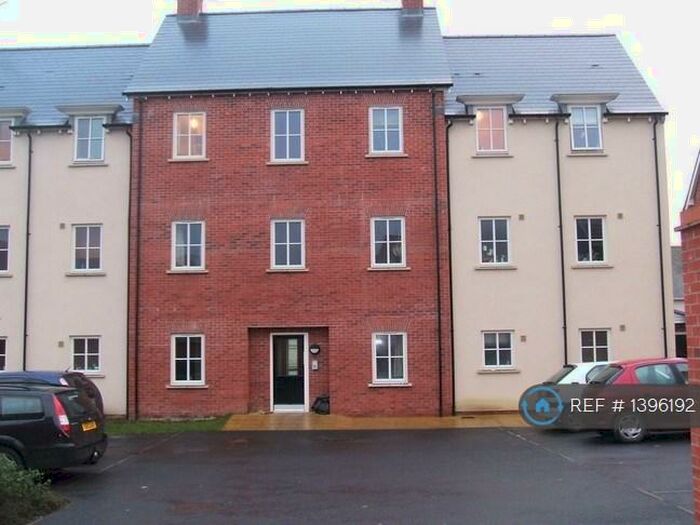 2 Bedroom Flat To Rent In Kavanagh Close, Shaftesbury, SP7
