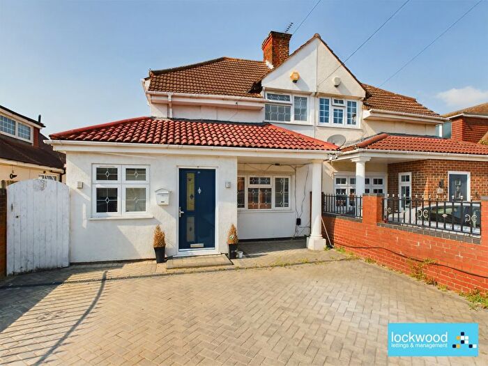 4 Bedroom Semi-Detached House To Rent In Desford Way, Ashford, TW15