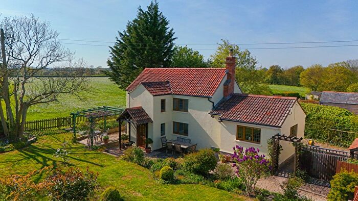 3 Bedroom Cottage For Sale In Stone Lane, East Pennard, Shepton Mallet, Somerset, BA4