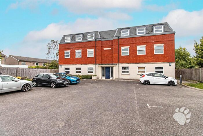2 Bedroom Apartment For Sale In Saffron Drive, Wickford, SS11