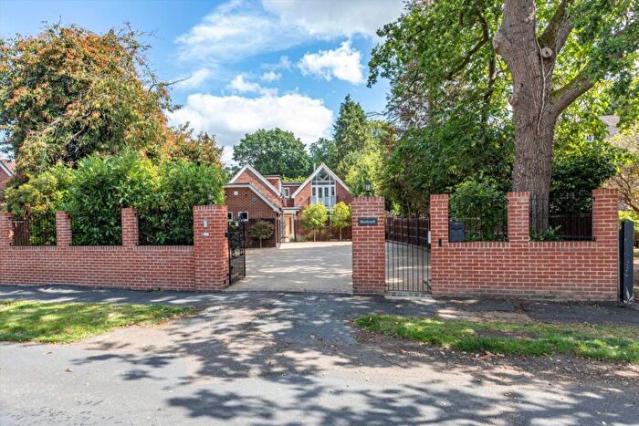 5 Bedroom Detached House For Sale In Dartnell Park Road, West Byfleet, KT14