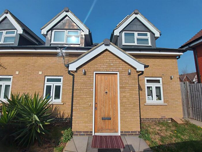 3 Bedroom Bungalow To Rent In Eden Place, Cheam, SM3