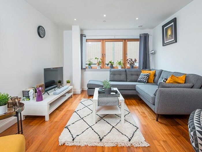 1 Bedroom Flat To Rent In City Centre, CF10