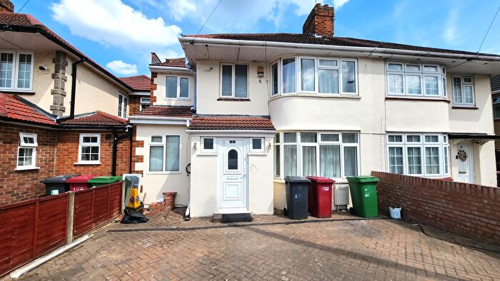 5 Bedroom Semi-Detached House To Rent In Cranbourne Road, Slough, SL1