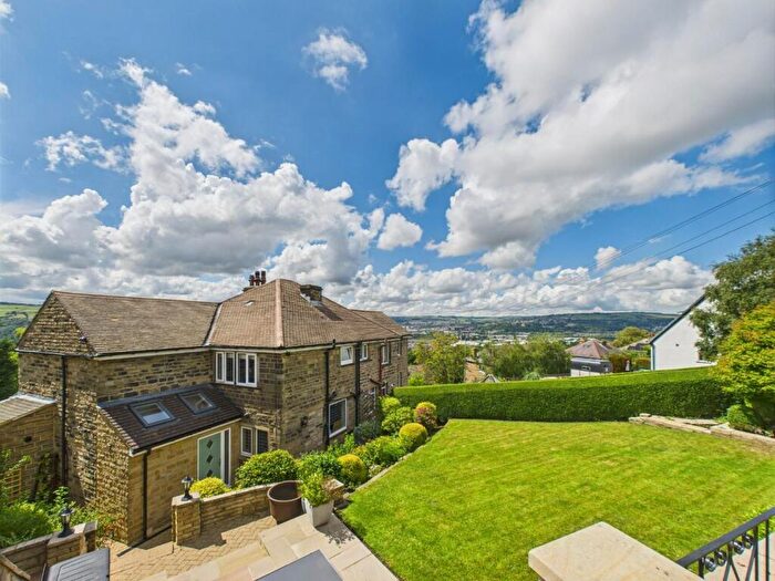 3 Bedroom Semi-Detached House For Sale In Barley Cote Avenue, Riddlesden, Keighley, BD20