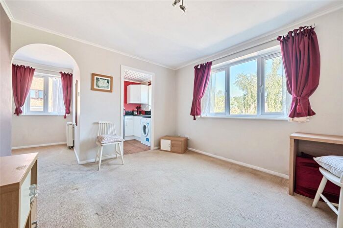 Studio For Sale In Leigh Hunt Drive, Southgate, London, N14