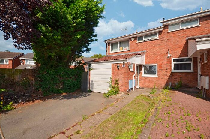 3 Bedroom End Of Terrace House For Sale In Wareham Green, Coventry, CV2