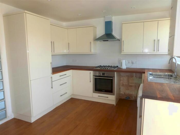 3 Bedroom Property To Rent In Slattenham Close, Aylesbury HP19
