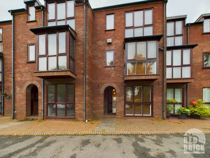 3 Bedroom Town House To Rent In Oaks Corner Arlington Avenue, Leamington Spa, CV32