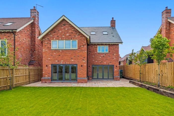 6 Bedroom Detached House For Sale In The Old Brickyard, Whitchurch, Aylesbury, HP22
