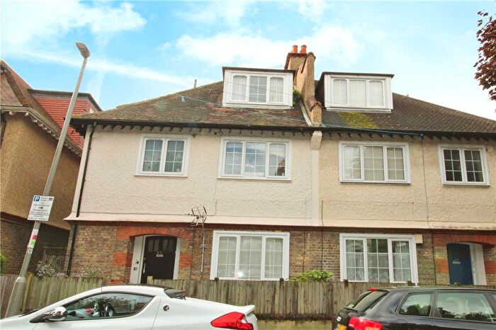 3 Bedroom Flat To Rent In Amerland Road, London, SW18