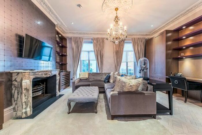 5 Bedroom Terraced House To Rent In Walton Street, Knightsbridge, SW3