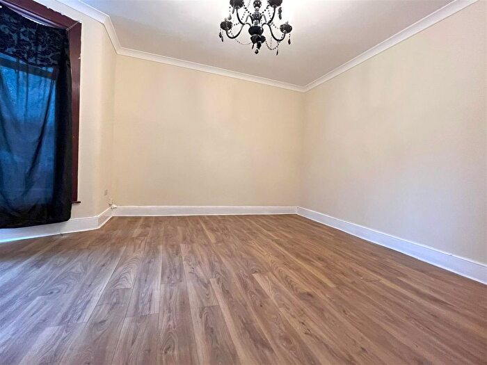 5 Bedroom Terraced House To Rent In Blythswood Road, Ilford, IG3