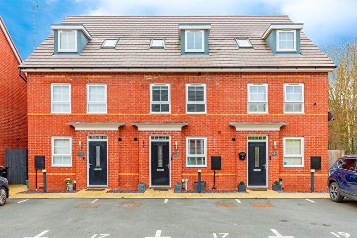 3 Bedroom Town House For Sale In Woodpecker Way, Thrapston, Kettering, NN14