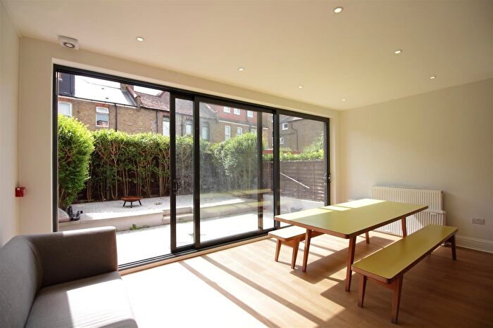 5 Bedroom Terraced House To Rent In Baytree Road, London, SW2