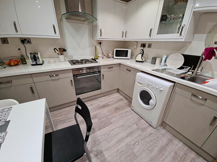 2 Bedroom House To Rent In Moorland Road, Leeds, LS6