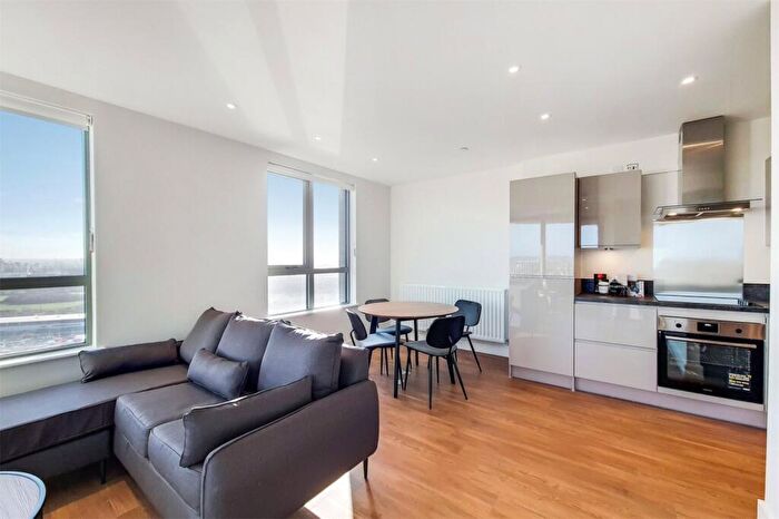 2 Bedroom Apartment To Rent In Green Street, London, NW10