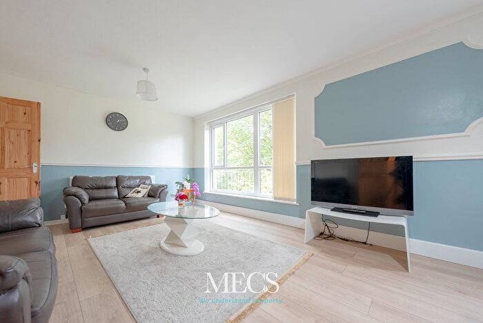 2 Bedroom Flat For Sale In Lloyd Square, Niall Close, Birmingham, West Midlands, B15