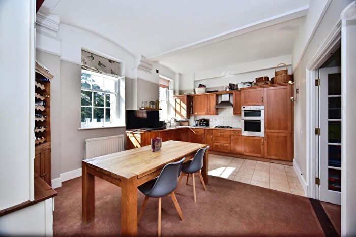 2 Bedroom Flat For Sale In St. Andrews Park, Tarragon Road, Maidstone, Kent, ME16