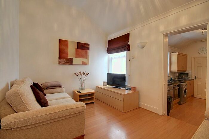 2 Bedroom Maisonette To Rent In Drake Street, Enfield, Greater London, EN2