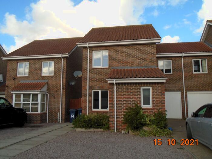 3 Bedroom Link Detached House To Rent In Fields View, March, PE15