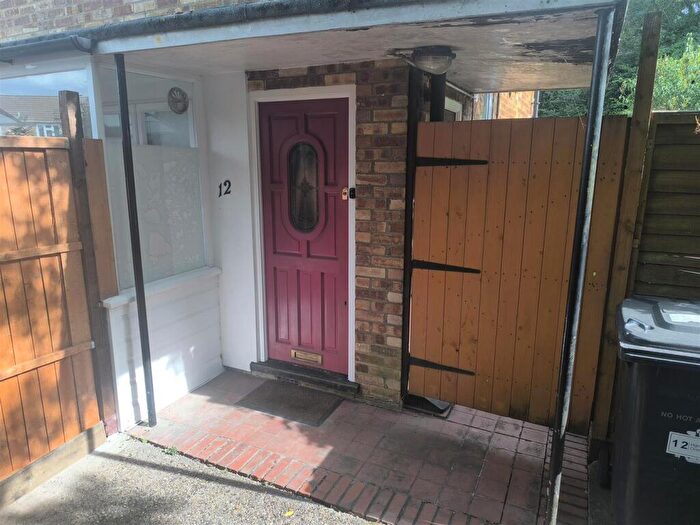 1 Bedroom Maisonette For Sale In Highview Close, Potters Bar, EN6