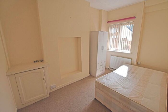3 Bedroom Terraced House For Sale In Heathfield Road, Heath/Gabalfa, Cardiff, CF14