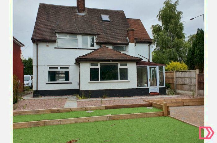 3 Bedroom Detached House To Rent In London Road, Newcastle-under-Lyme, Staffordshire, ST5