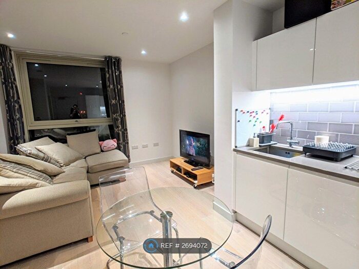 Studio To Rent In Starboard Way, London, E16