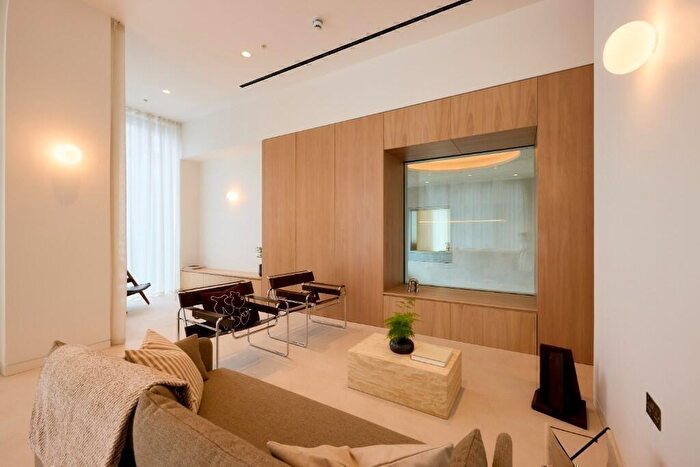 3 Bedroom Apartment To Rent In Cherry Orchard Road, Croydon, London, CR0