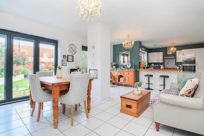 5 Bedroom Detached House For Sale In Brambling Gardens, Wixams, MK42