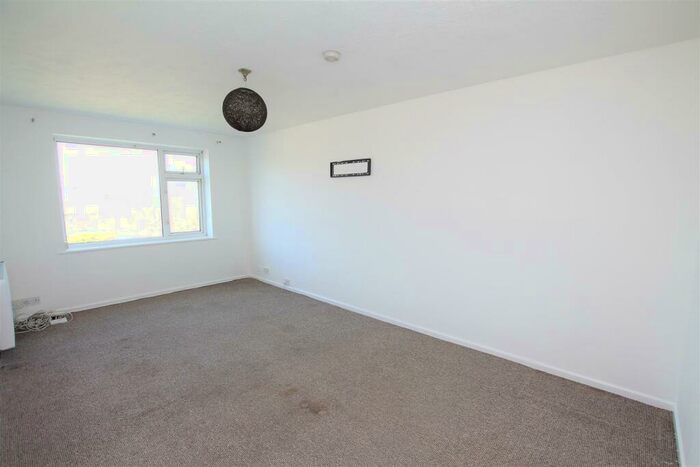 2 Bedroom Flat To Rent In Greenacres, Central Avenue, Telscombe Cliffs, BN10