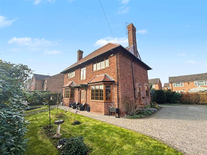 4 Bedroom Detached House For Sale In Nunnery Lane, Darlington, DL3