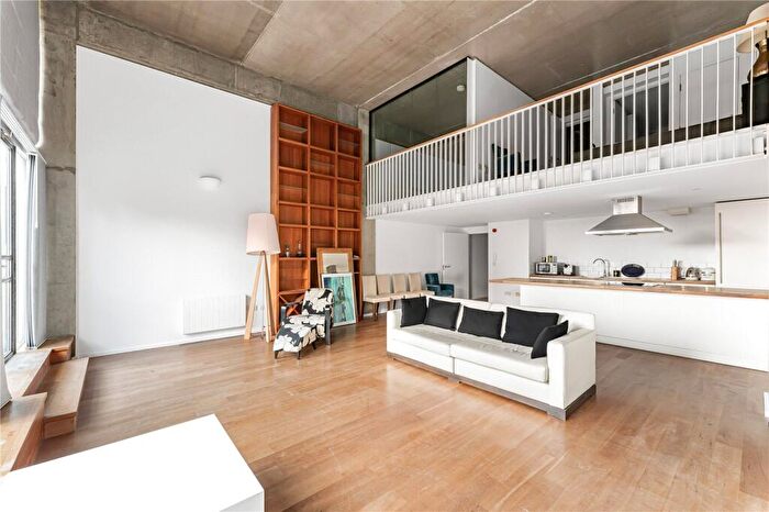 2 Bedroom Apartment To Rent In Wenlock Road, London, N1