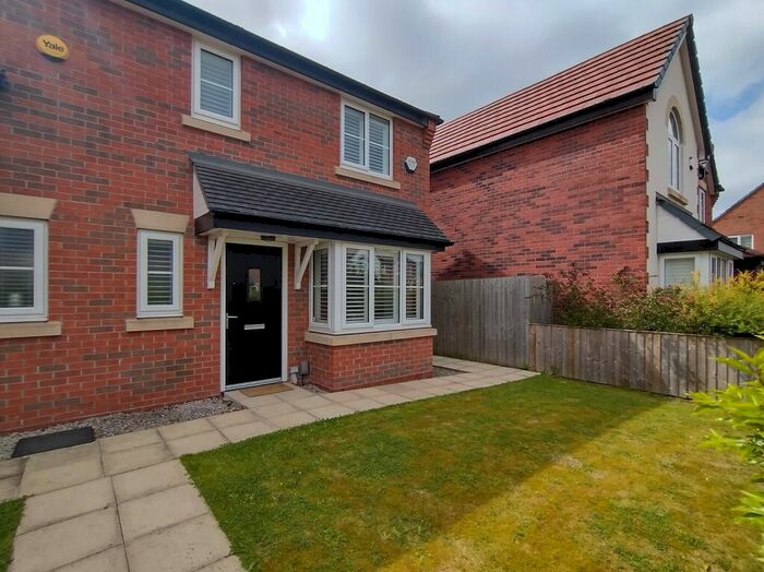 3 Bedroom Semi-Detached House To Rent In Gilbert Close, Formby, Liverpool, Merseyside., L37