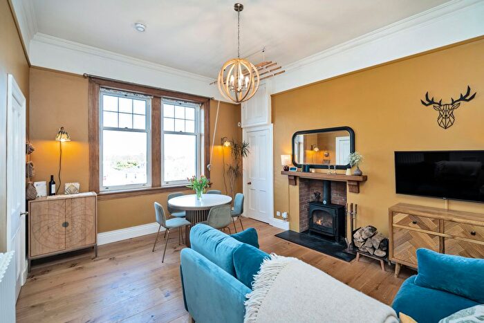 3 Bedroom Flat For Sale In (F) Queensferry Road, Ravelston, Edinburgh, EH4