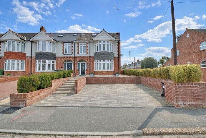 4 Bedroom End Of Terrace House For Sale In Lower Drayton Lane, Drayton, PO6