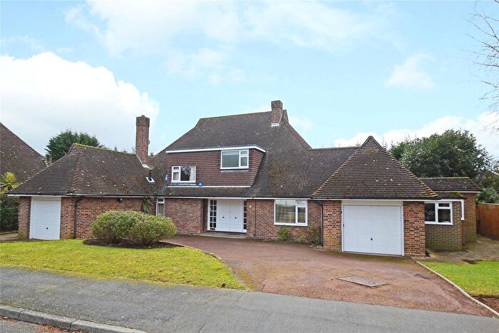 4 Bedroom Detached House To Rent In The Paddocks, Weybridge, Surrey, KT13
