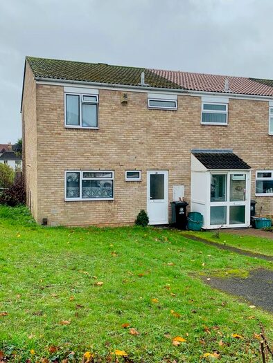 3 Bedroom Semi-Detached House To Rent In Caraway Gardens, Eastville, Bristol, BS5