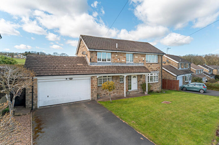 4 Bedroom Detached House For Sale In Lees Moor Road, Cullingworth, West Yorkshire, BD13