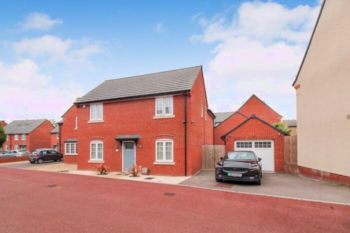 4 Bedroom Detached House To Rent In Hare Meadow, Great Barford, MK44