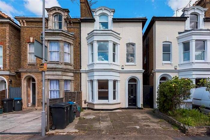 3 Bedroom Maisonette To Rent In Clifton Road, Kingston Upon Thames, KT2